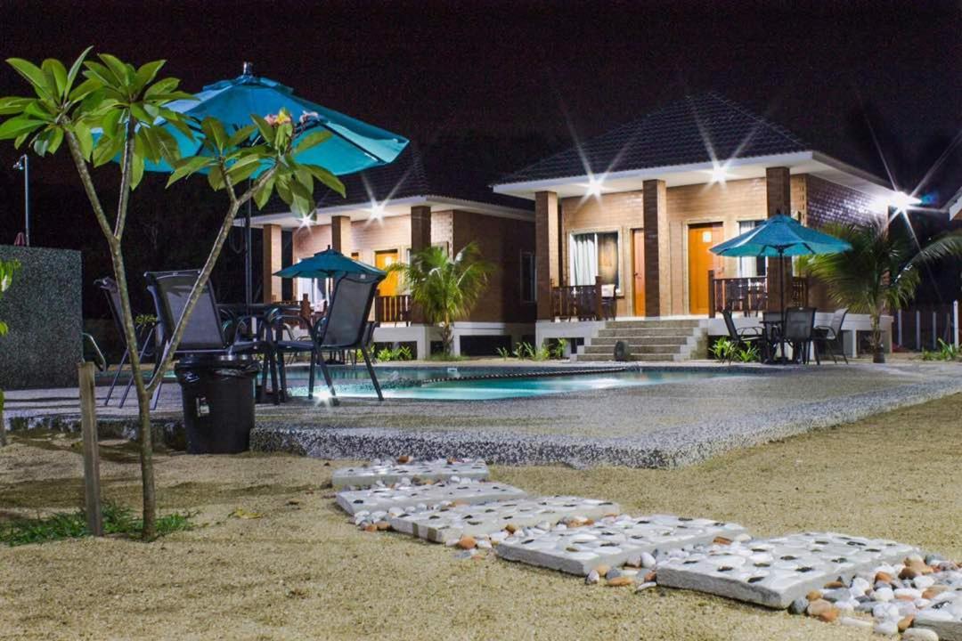 ホテル Casa Tanjung Jara ドゥングン エクステリア 写真